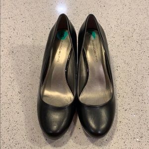 Bandolino Black Pumps